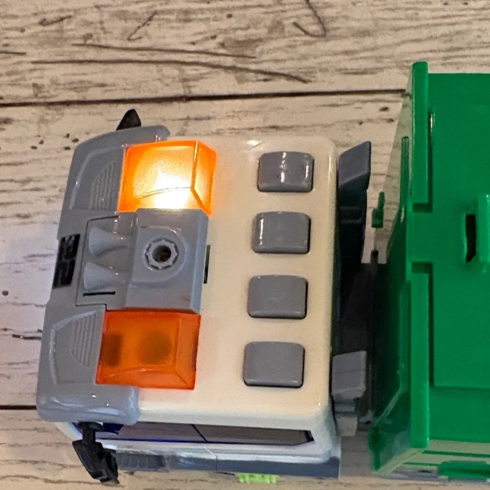 Maxx Action Lights/Sounds Revving Waste Removal Recycling Truck Toy - Picture 4 of 16